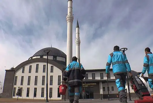 Ramazan öncesi Kocasinan'da dikkat çeken hazırlık: Camiler için özel temizlik seferberliği