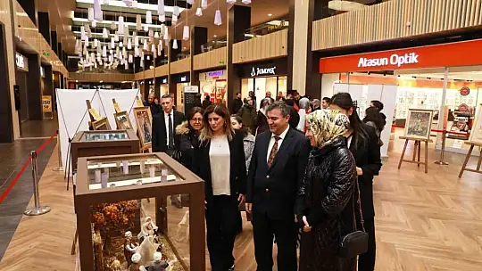 'Erciyes'te,Kerem İle Aslı' sergisi hayran bırakıyor