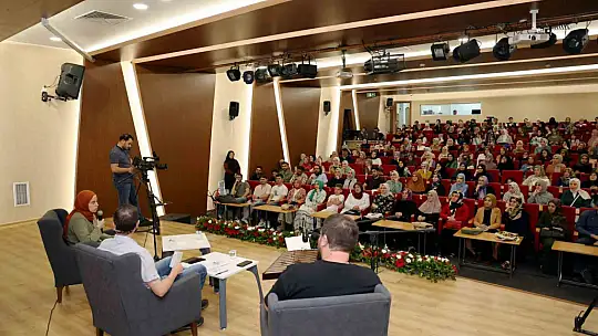 Sedat Anar gençlerin sorularını cevapladı