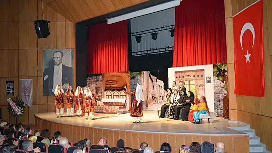 'Gesi Bağları' adlı tiyatro oyununa büyük ilgi