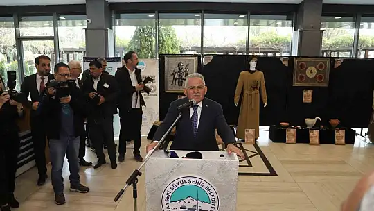 Beklenen sergi açıldı