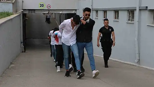 'Sazan sarmalı' yöntemiyle 1 milyon liralık vurgun!