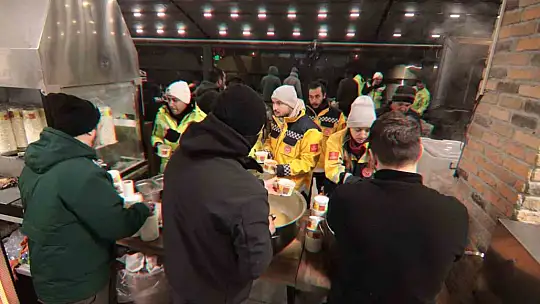 'Yeniden Hayat Lokantası' depremin merkez üssünde nefes aldırdı