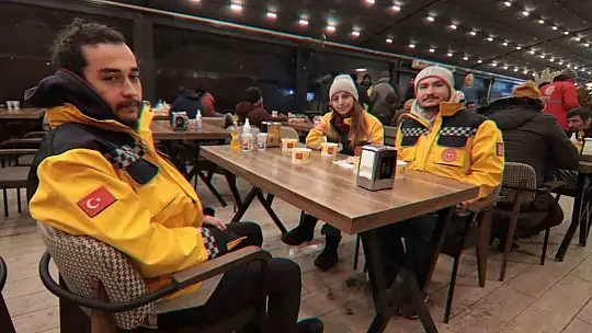 'Yeniden Hayat Lokantası' depremin merkez üssünde nefes aldırdı
