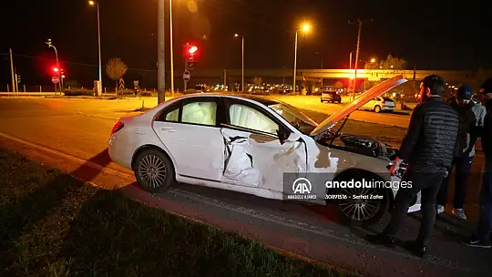 İki otomobil çarpıştı: 5 yaralı