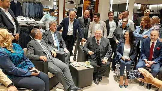 Kayserisporlu futbolcular Sarar Mağazası'nın açılışına katıldı