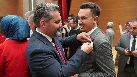 Kayseri'de AK Parti'ye dev katılım