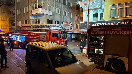 Hunat Mahallesi'nde çıkan yangın söndürüldü