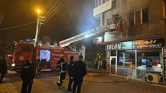 Hunat Mahallesi'nde çıkan yangın söndürüldü