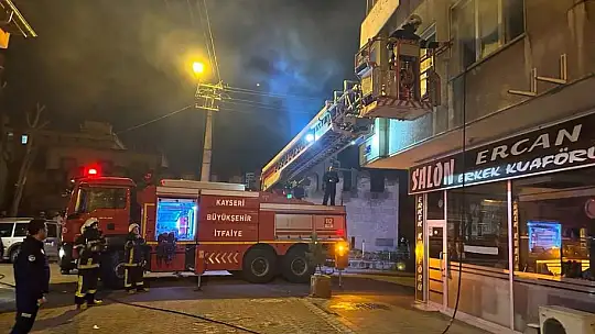 Hunat Mahallesi'nde çıkan yangın söndürüldü