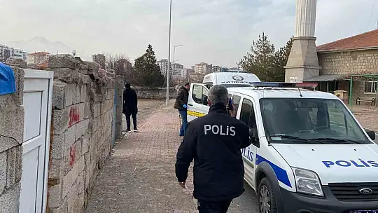 Beşiğinde ölü bulundu