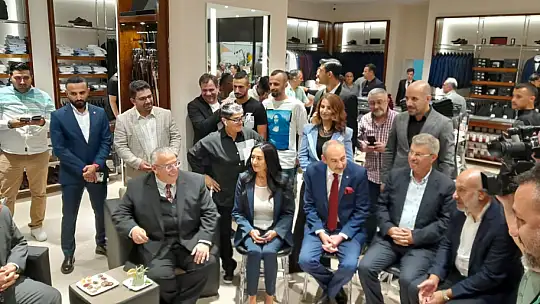 Kayserisporlu futbolcular Sarar Mağazası'nın açılışına katıldı