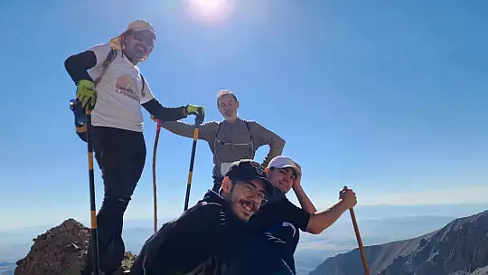 Büyük acı unutulmadı! Erciyes'in zirvesinde andılar