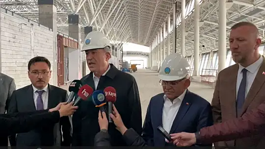 Bakan Akar Kayseri Havalimanı yeni terminal binasını inceledi
