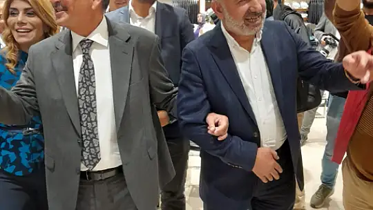 Kayserisporlu futbolcular Sarar Mağazası'nın açılışına katıldı