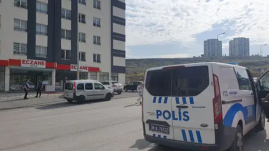 Genç kız 5. kattan düştü