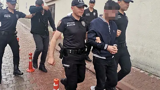 Uyuşturucudan yakalanan şüpheliler adliyede