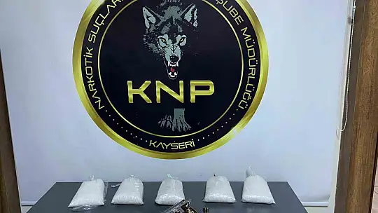 Uyuşturucudan yakalanan şüpheliler adliyede