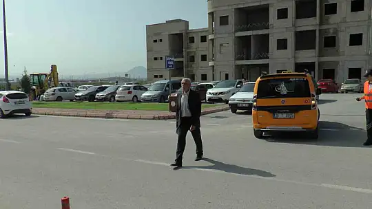 Geçim derdi okulun önüne geçmişti: 50 yıl sonraya liseye döndü!