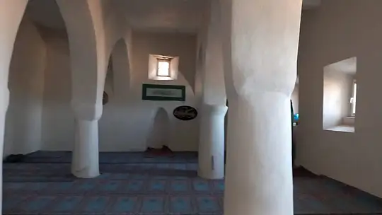 Terkedilmiş köyde sırlı dua: Gözyaşlarıyla çağrı