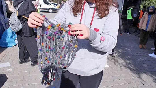 Depremzedelere gönderilen eşyalar pes dedirtti