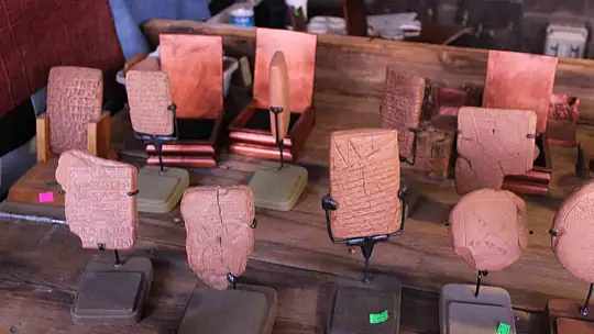 Tarih ellerinde şekilleniyor