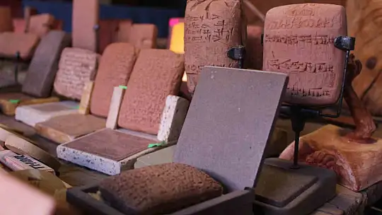 Tarih ellerinde şekilleniyor