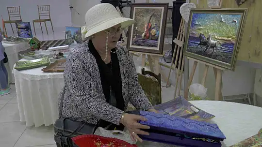 Sanata olan sevgisi engel tanımıyor!