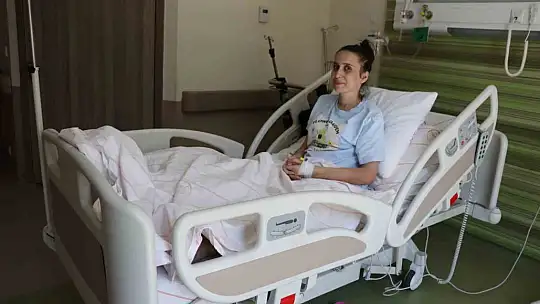 Kayseri'de tedavisi devam eden depremzede, kızına seslendi