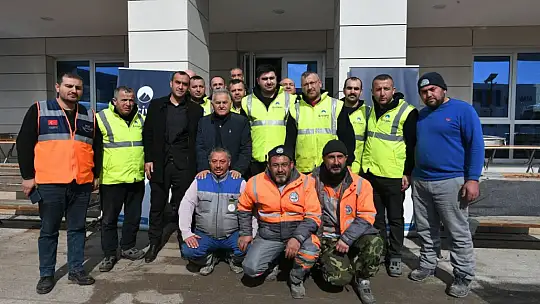 Büyükkılıç, Kahramanmaraş'ta çalışmaları adım adım takip ediyor