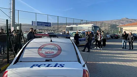 Amatör maçta yumruklar konuştu: 5 yaralı