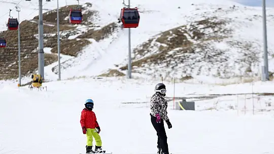 Erciyes Kayak Merkezi'ne suni karlama