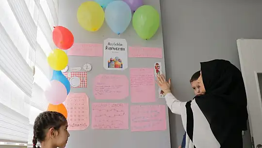 Ramazan sevincini duvarlara işlediler