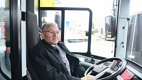 Büyükkılıç, 12 yeni otobüsü tanıttı