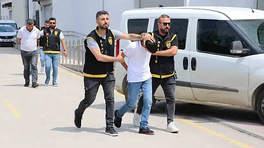 Adana'da 'evimizi bastılar ateş açtım' diyen cinayet şüphelisi tutuklandı