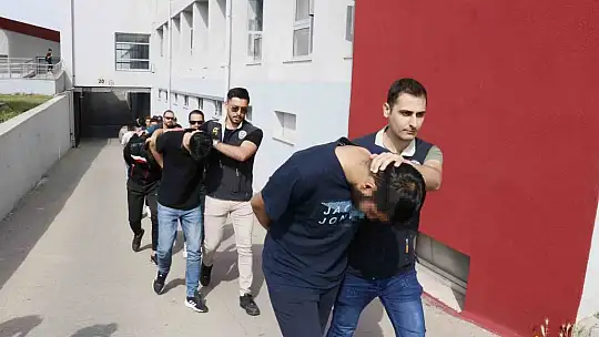 Adana'da 10 milyonluk 'Sazan Sarmalı' operasyonunda 6 tutuklama