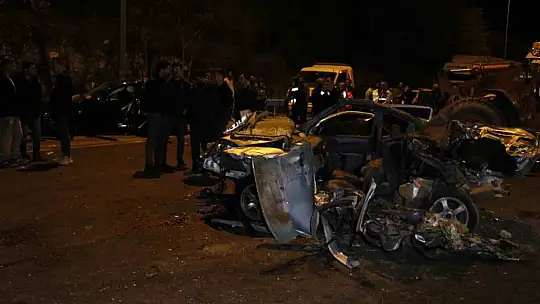 13 aracın karıştığı Adana'daki kazada kapanan otoyol ulaşıma açıldı