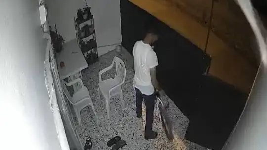 Adana'da 3 yıl harçlığını biriktirerek aldığı bisikleti çalındı