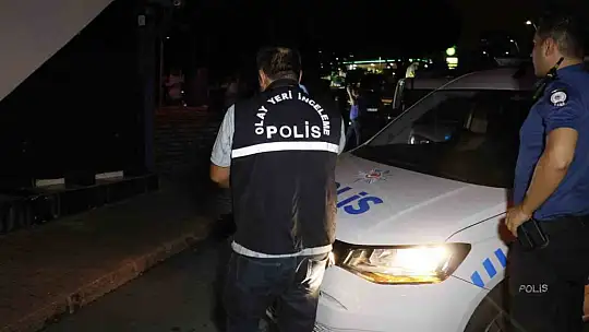 Adana'da barda tüfekler ve tabancalar konuştu: 3 yaralı
