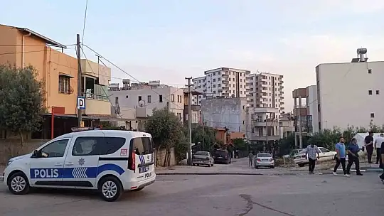 Adana'da cinnet getiren koca dehşet saçtı: 1 ölü, 3 yaralı var
