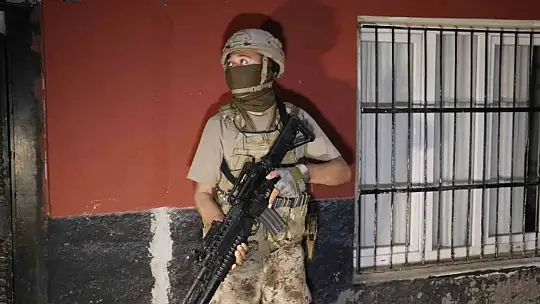 Adana'da DEAŞ operasyonu: Çok sayıda gözaltı var