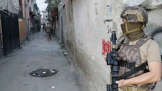 Adana'da DEAŞ operasyonu: Çok sayıda gözaltı var