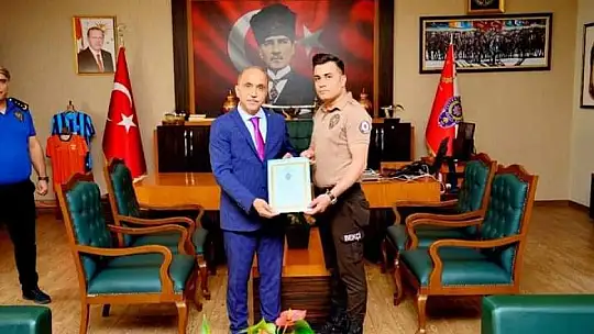 Adana'da el bombası ele geçiren polis ve bekçilere 'Üstün Başarı' belgesi verildi