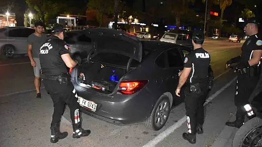Adana'da huzur ve güven uygulaması:53 şahıs yakalandı