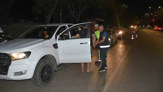 Adana'da huzur ve güven uygulaması:53 şahıs yakalandı