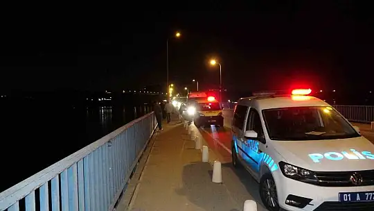 Adana'da köprüden göle düşen kişi kayboldu