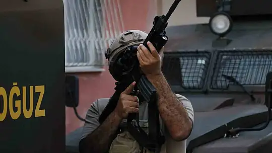 Adana'da organize suç örgütüne şafak baskını: Çok sayıda gözaltı var