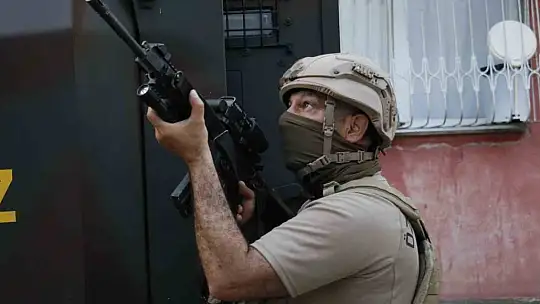 Adana'da organize suç örgütüne şafak baskını: Çok sayıda gözaltı var