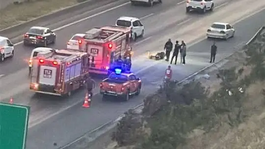 Adana'da otoyolda motosiklet alev topuna dönüştü