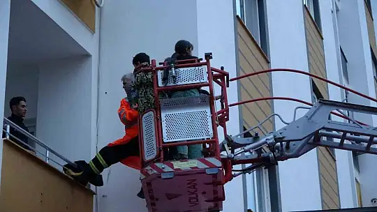 Adana'da sağanak yağış esareti!